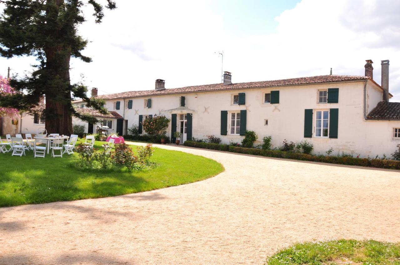 Le Logis Du Plessis Bed & Breakfast Chaniers Dış mekan fotoğraf