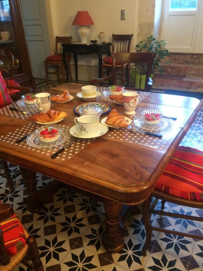 Le Logis Du Plessis Bed & Breakfast Chaniers Dış mekan fotoğraf