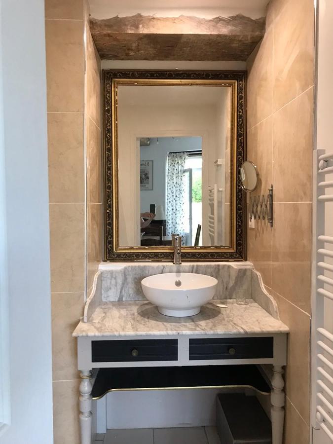 Le Logis Du Plessis Bed & Breakfast Chaniers Dış mekan fotoğraf